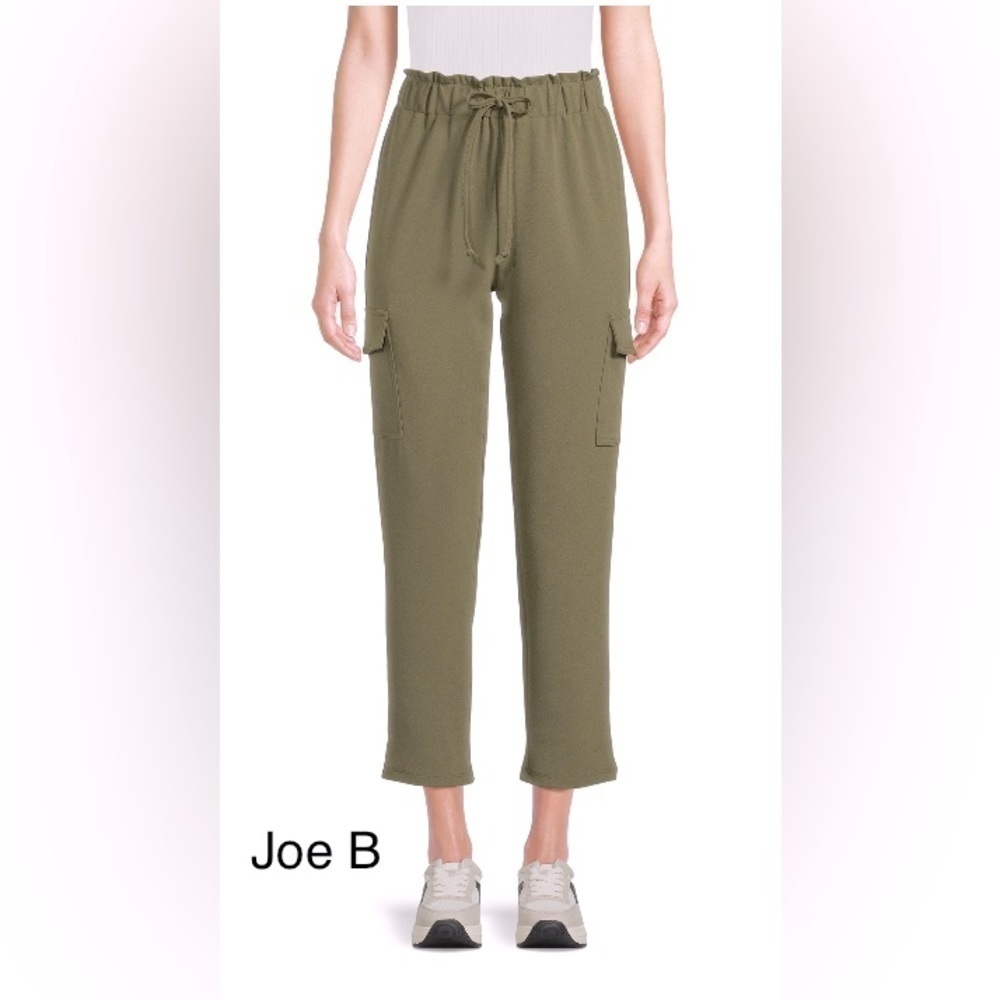 Joe B Women's Juniors Med Paperbag Waist Cargo Style Tapered Leg Pant in olive